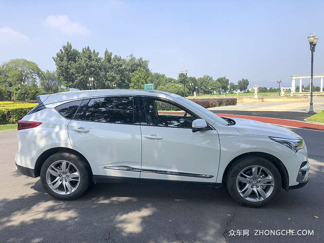 外观低调性能张扬 一款非常好开的豪华车!