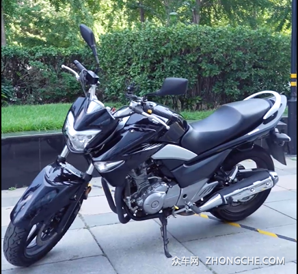 3w左右,还可以传代的摩托——铃木GW250