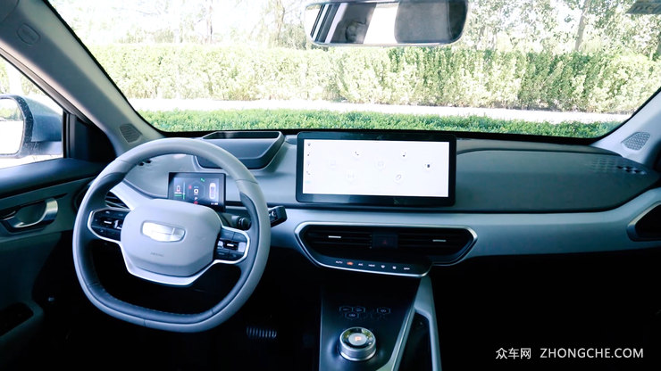 颜值与续航并存,15万几何A锋芒不减