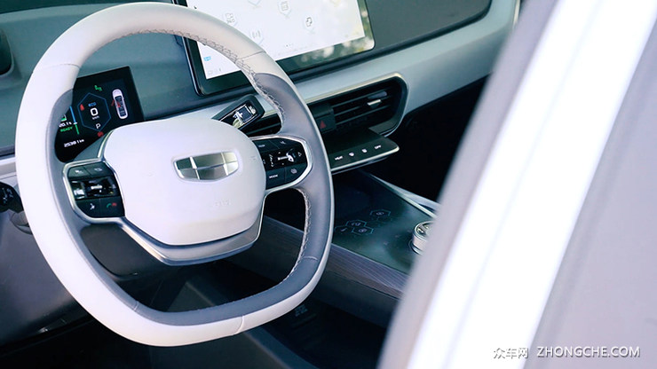 颜值与续航并存,15万几何A锋芒不减