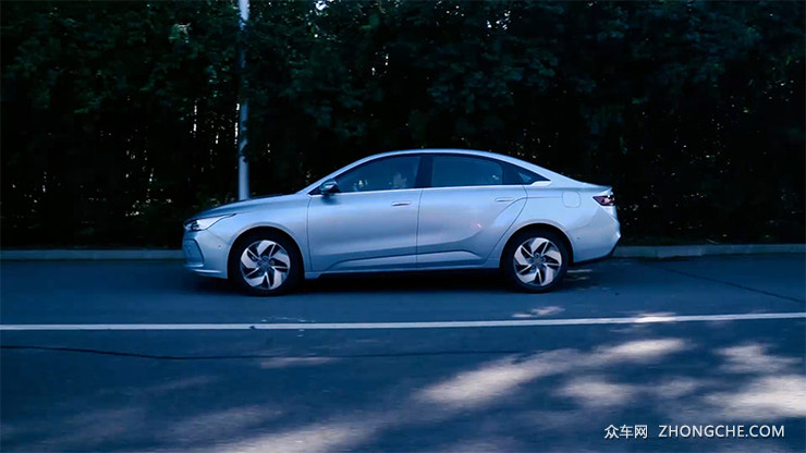 颜值与续航并存,15万几何A锋芒不减