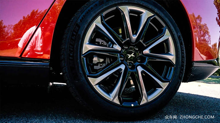 对标特斯拉 28万民族之光小鹏P7实力爆表