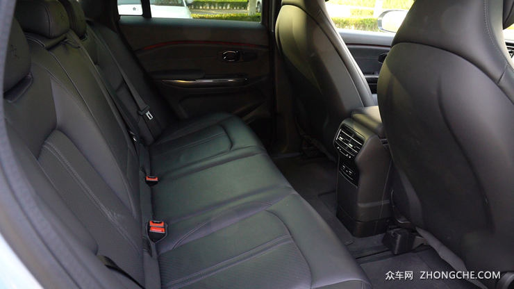 能换电能上门充电 蔚来ES6靠实力说话