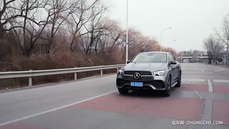 请问:把SUV和轿跑结合在一起会怎样?