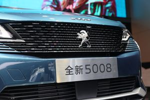 2021上海车展探馆丨东风标致全新5008实拍 提升的不止是颜值
