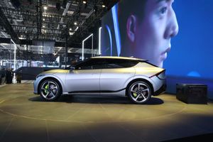 2021上海车展丨 换装全新LOGO 起亚EV6 GT/智跑Ace量产版亮相
