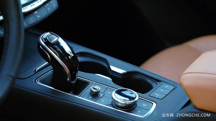 性价比之选!花20万买一台美式运动SUV-凯迪拉克XT4