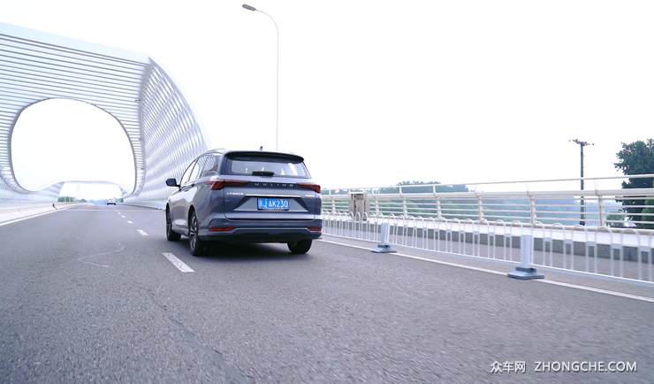 空间灵活大四座 五菱凯捷十万级家用MPV的最优选择