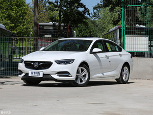 想要空间大油耗低 你需要这四款中型车