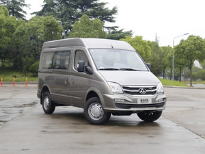 商用车市场风向标 大通V80对比新全顺