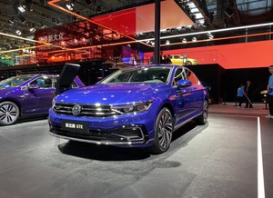 更加年轻化 新款大众迈腾GTE广州车展亮相