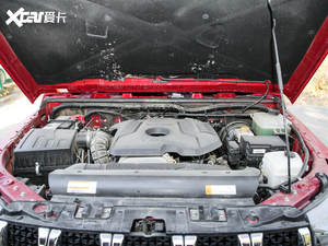 北京BJ40L 2.3T越野版上市 售19.98万元