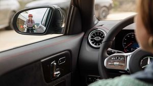 12月11日全球首发/内饰最新设计 全新一代奔驰GLA预告图发布