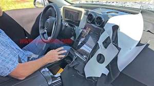 130km/h也能自动驾驶 全新奔驰C级谍照曝光