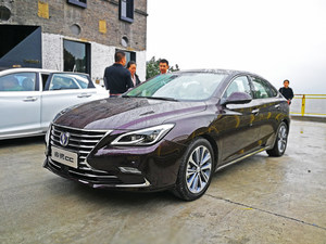 姗姗来迟的国产轿跑车 实拍长安睿骋CC