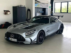 造型凶狠/或月底首发 AMG GT Black版曝光