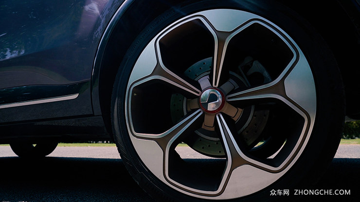 比亚迪三电奔驰品质  30万值得入手的腾势X