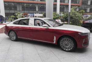 北京车展:红旗H9+长轴距版实车正式亮相