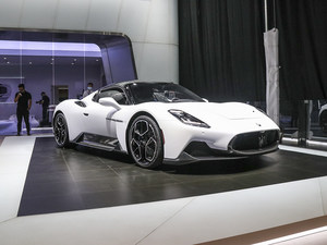 来自海神的怒吼 静态解析玛莎拉蒂MC20