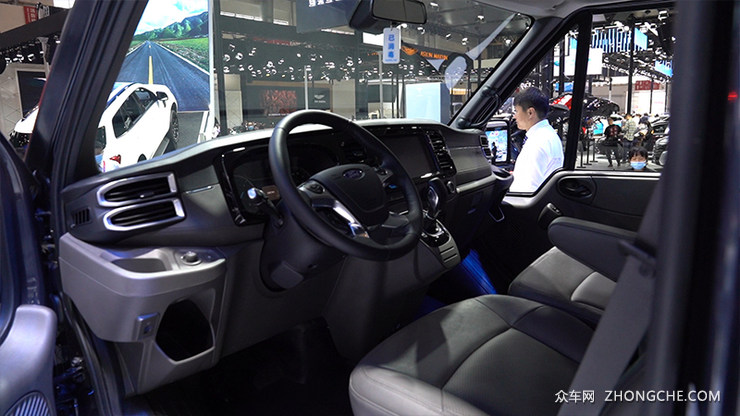 轻客家族新成员新时代江铃福特全顺Pro