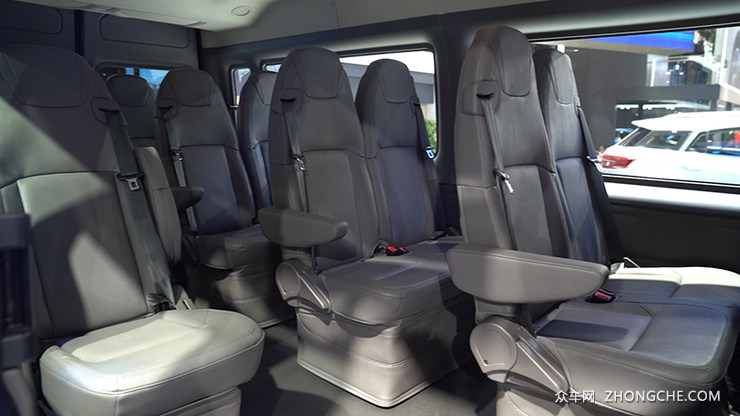 轻客家族新成员新时代江铃福特全顺Pro