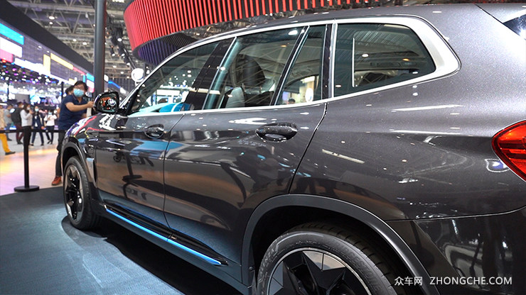 或是操控最好的纯电SUV宝马iX3落地北京