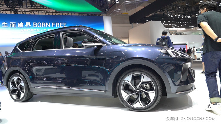 北汽旗下首款高端新能源品牌SUV ARCFOX αT亮相