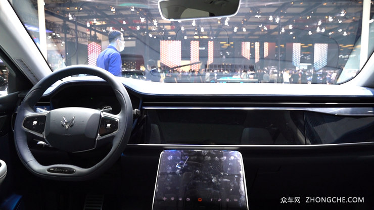 北汽旗下首款高端新能源品牌SUV ARCFOX αT亮相