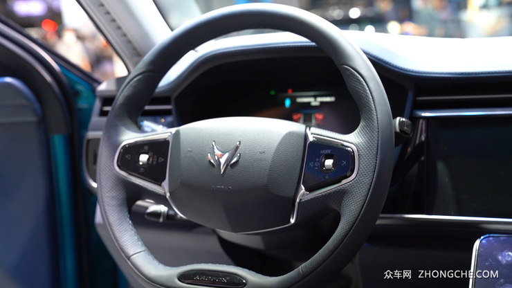 北汽旗下首款高端新能源品牌SUV ARCFOX αT亮相