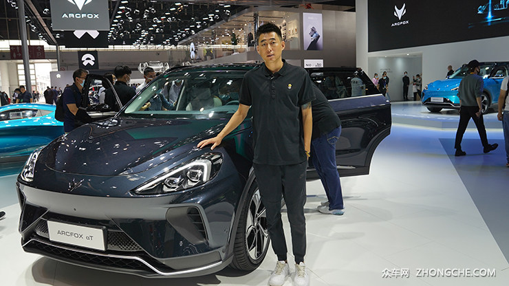 北汽旗下首款高端新能源品牌SUV ARCFOX αT亮相