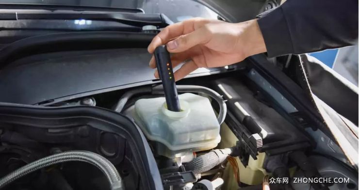 刹车油是否超过两年没换？该换了！