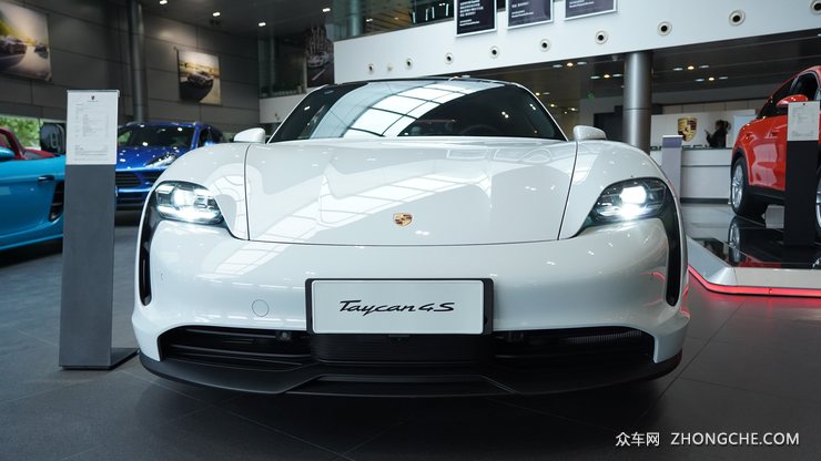 如何在保时捷4S店自如的蹭饭呢？