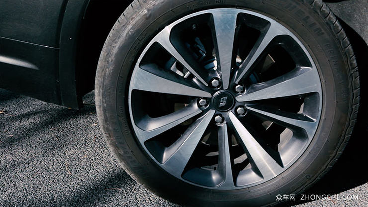 续航800公里 体验6座SUV理想ONE