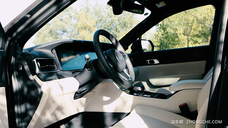 续航800公里 体验6座SUV理想ONE