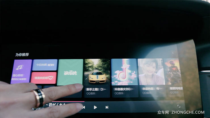 理想ONE 移动的电影院