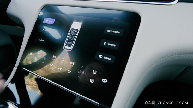 理想ONE 移动的电影院