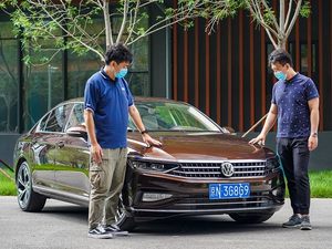 准车主到店 与李先生体验新迈腾