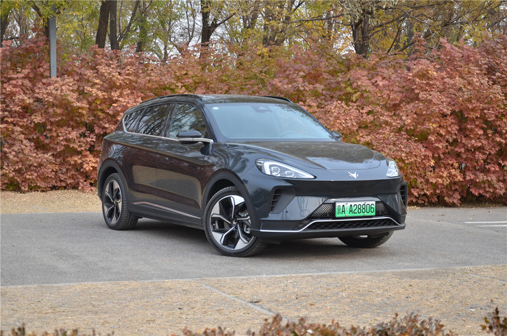 新晋高端化纯电SUV 实测ARCFOX αT续航里程