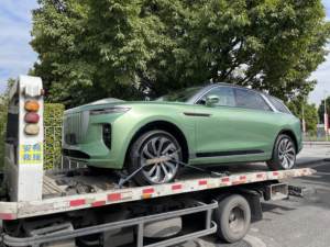 定位全尺寸纯电SUV 红旗E-HS9展前亮相