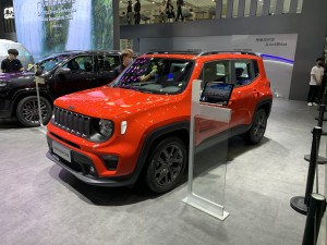 售15.58万 Jeep自由侠80周年纪念版上市