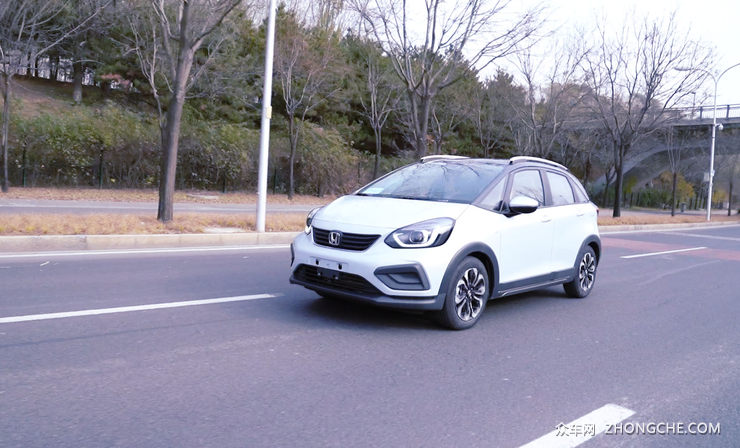 被称为平民超跑的飞度  变成跨界车你还喜欢吗？