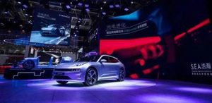 全新领克01看重价值升级 明年上市首款纯电动车