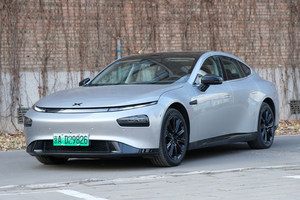 感觉Model 3不香了 实拍小鹏P7四驱高性能版