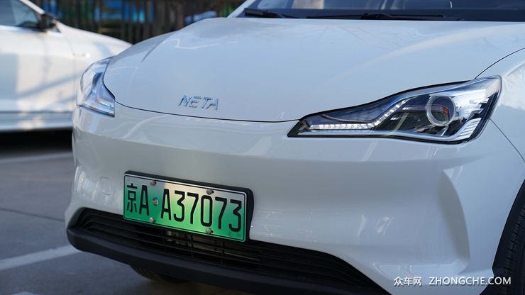 更适合年轻人的特斯拉平替车——哪吒V