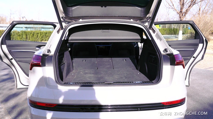 奥迪e-tron 一辆有着燃油车驾驶质感的电动车