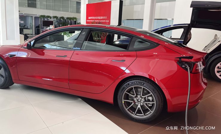 新款特斯拉Model 3，值得买吗？