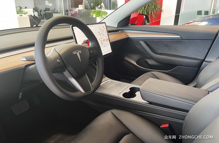 新款特斯拉Model 3，值得买吗？