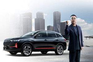 专属曜夜黑车身 配豪华内饰 东风风神奕炫GS黑武士版上市售9.39万