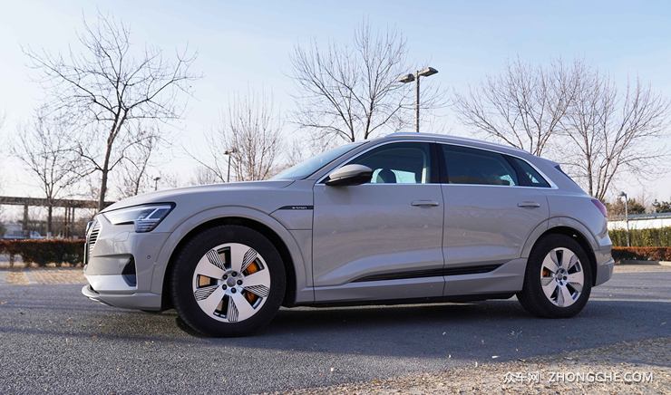 奥迪首款纯电动车型——e-tron