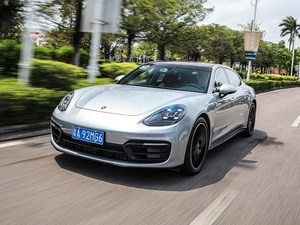 来瓶波子汽水 试驾新保时捷Panamera 4